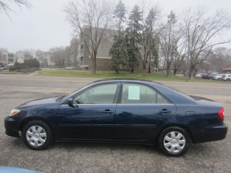 Toyota Camry LE 2002