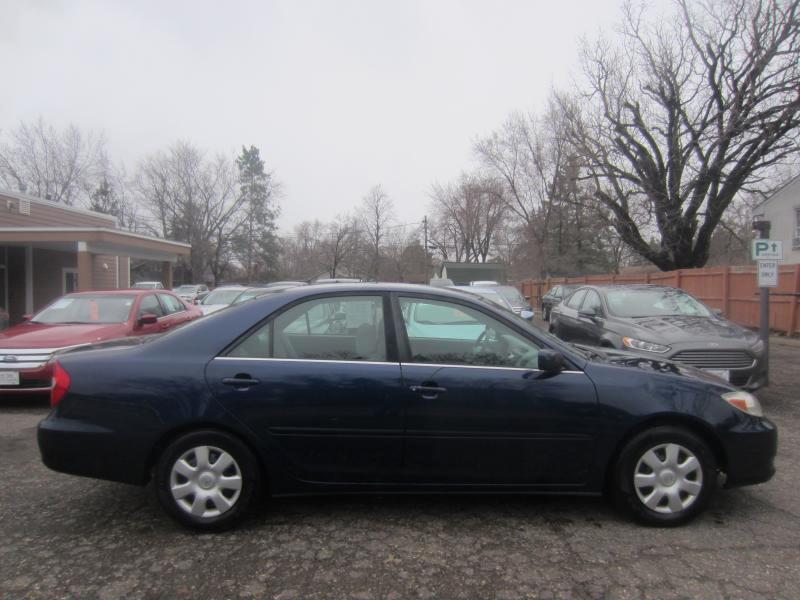 Toyota Camry LE 2002