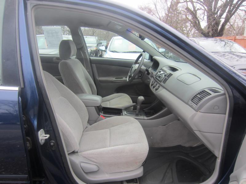 Toyota Camry LE 2002