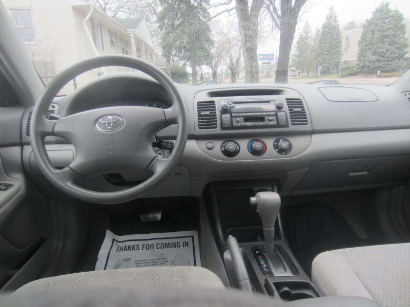 Toyota Camry LE 2002