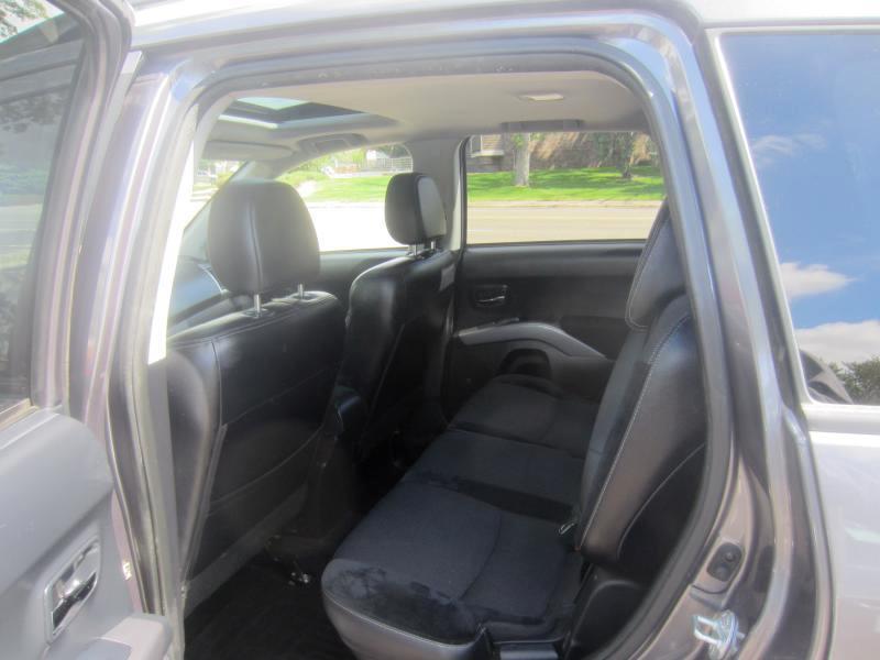 Mitsubishi Outlander SE 4WD 2010