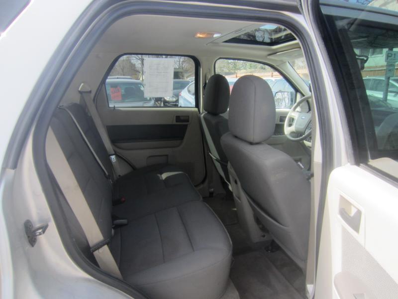 Ford Escape XLT FWD I4 2009