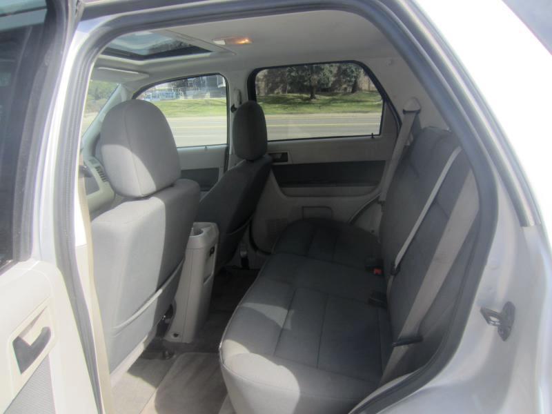 Ford Escape XLT FWD I4 2009