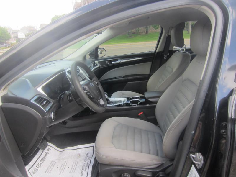 Ford Fusion S 2013
