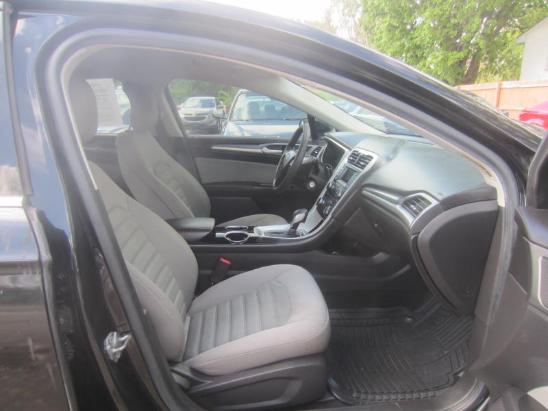 Ford Fusion S 2013