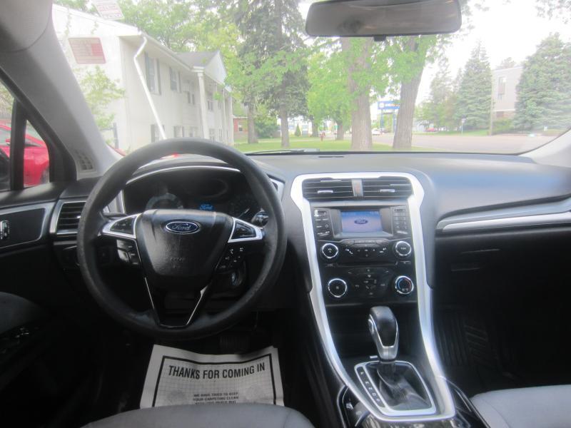 Ford Fusion S 2013