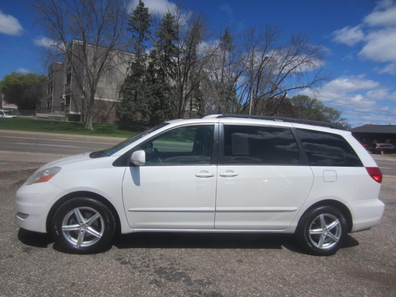 Toyota Sienna XLE FWD 2008