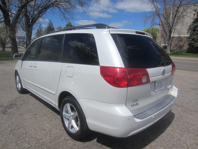 Toyota Sienna XLE FWD 2008
