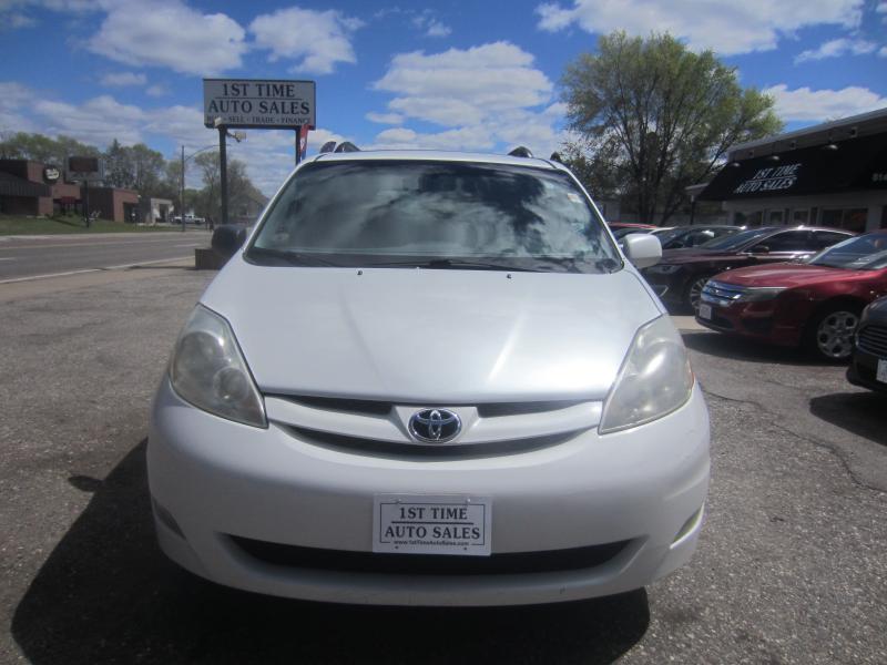 Toyota Sienna XLE FWD 2008
