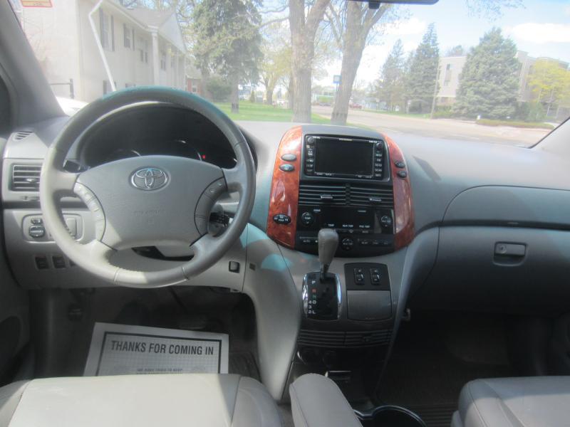Toyota Sienna XLE FWD 2008