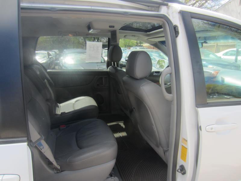 Toyota Sienna XLE FWD 2008