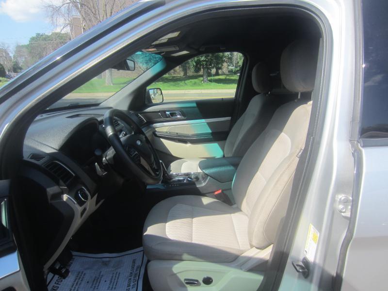 Ford Explorer Base 4WD 2018