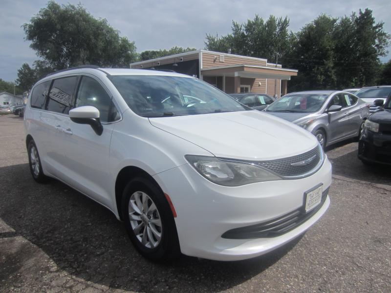 Chrysler Pacifica Touring 2017