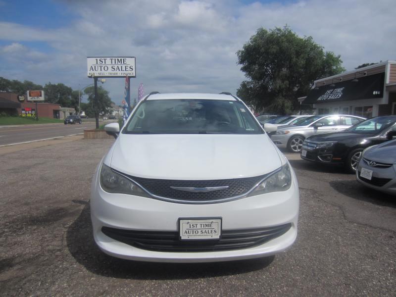 Chrysler Pacifica Touring 2017