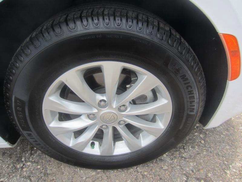 Chrysler Pacifica Touring 2017