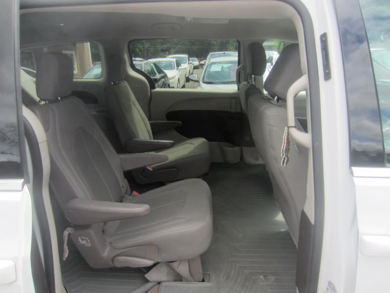 Chrysler Pacifica Touring 2017