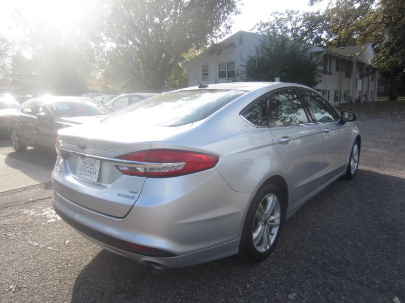Ford Fusion Hybrid SE 2018