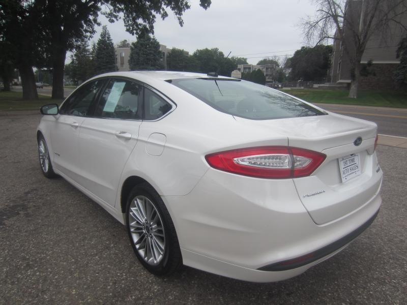 Ford Fusion Hybrid SE 2014