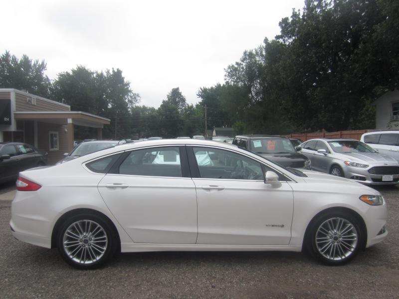 Ford Fusion Hybrid SE 2014