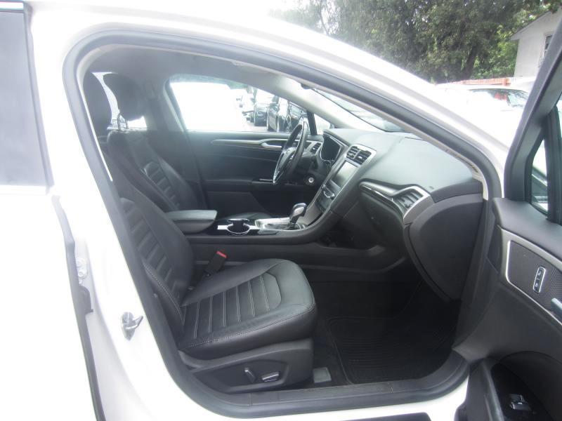 Ford Fusion Hybrid SE 2014