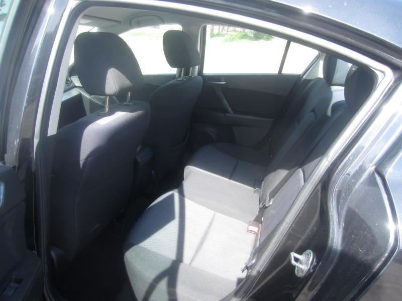 Mazda MAZDA3 i SV 4-Door 2010
