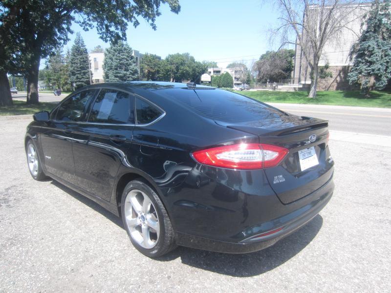 Ford Fusion Hybrid SE 2014