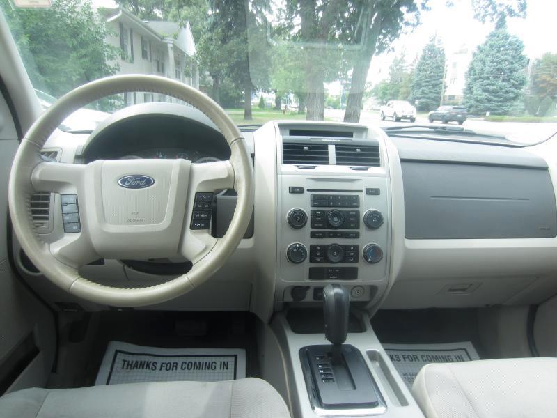 Ford Escape XLT 4WD 2012