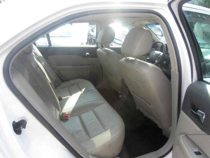 Ford Fusion Hybrid Sedan 2011
