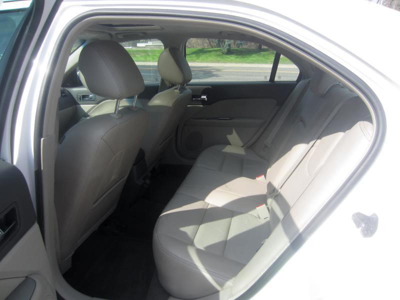 Ford Fusion Hybrid Sedan 2011