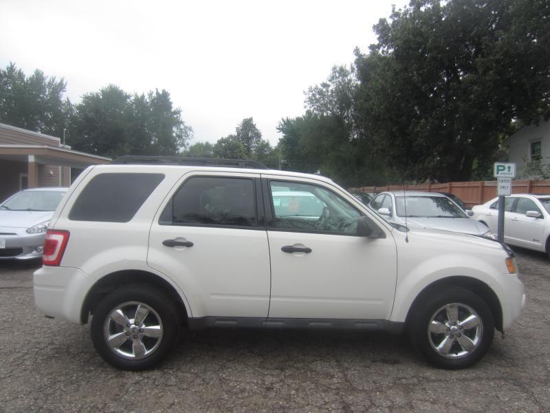 Ford Escape XLT FWD 2011