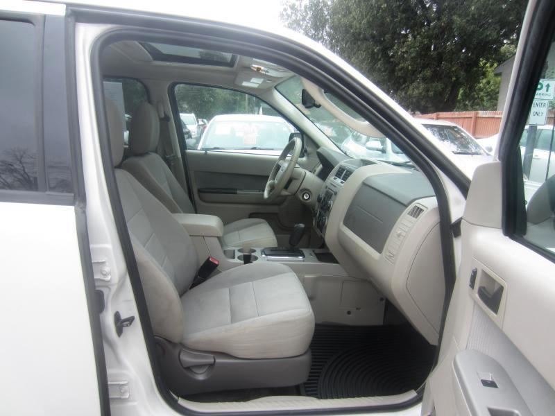 Ford Escape XLT FWD 2011