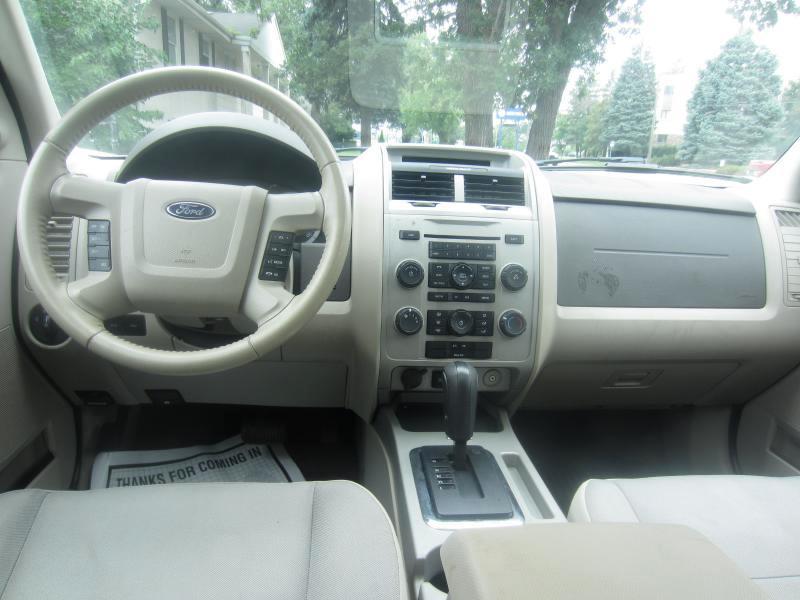 Ford Escape XLT FWD 2011