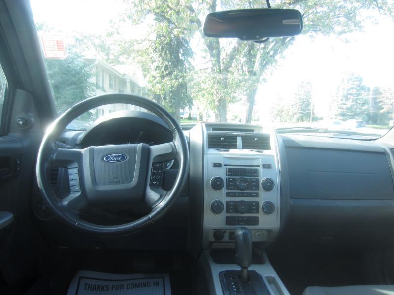Ford Escape XLT FWD 2012