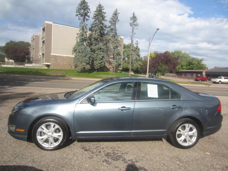 Ford Fusion SE 2012