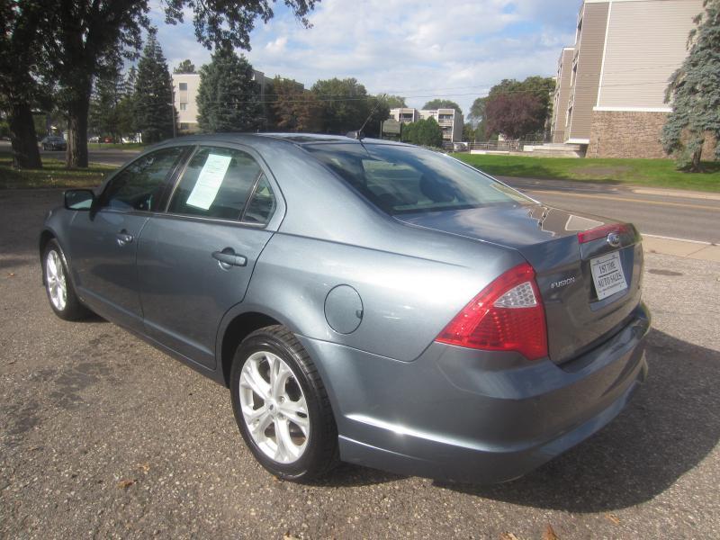 Ford Fusion SE 2012