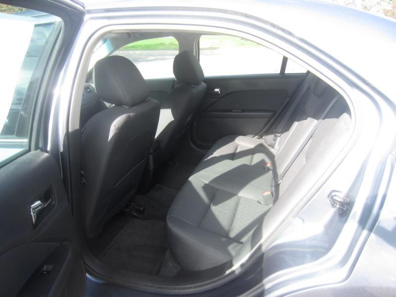 Ford Fusion SE 2012