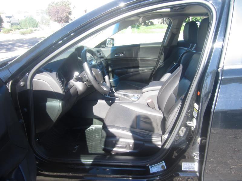 Acura ILX 5-Spd AT w/ Technology Package 2014