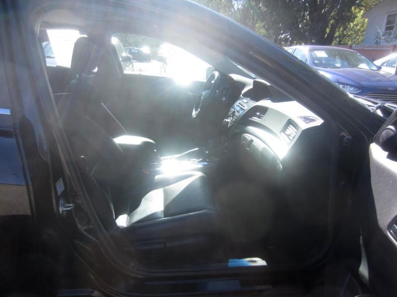 Acura ILX 5-Spd AT w/ Technology Package 2014