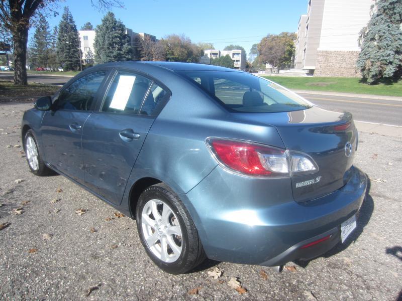 Mazda MAZDA3 i Touring 4-door 2011