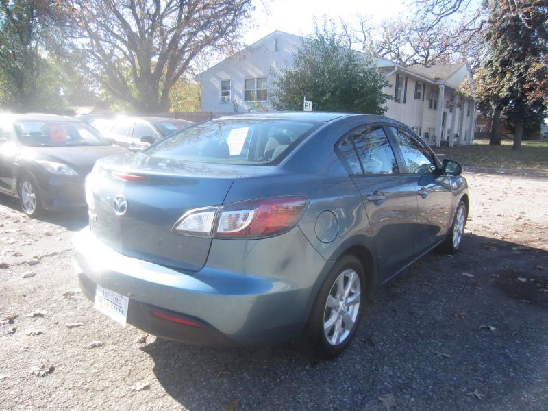 Mazda MAZDA3 i Touring 4-door 2011