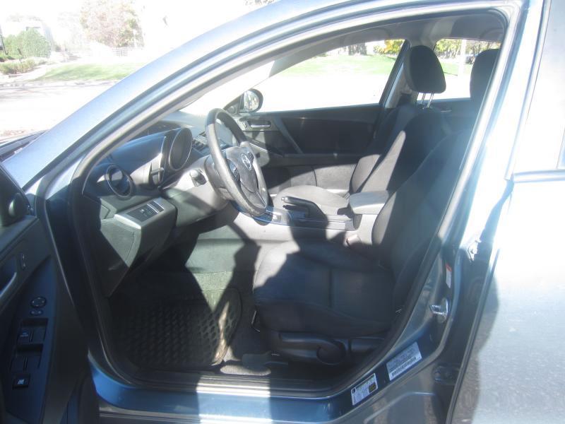 Mazda MAZDA3 i Touring 4-door 2011