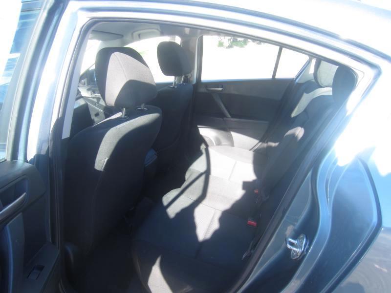 Mazda MAZDA3 i Touring 4-door 2011