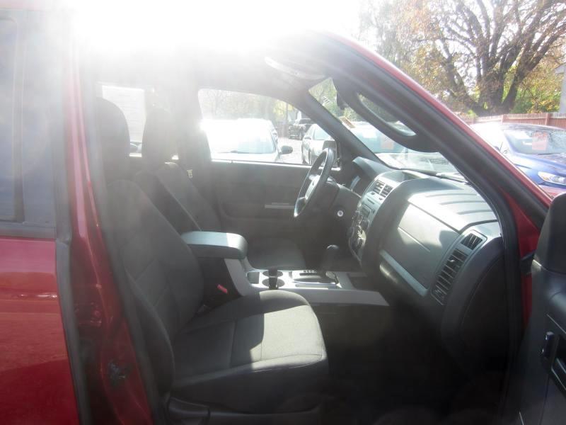 Ford Escape XLT FWD 2010