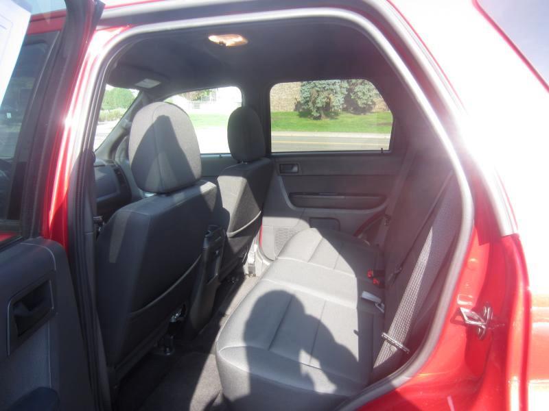 Ford Escape XLT FWD 2010