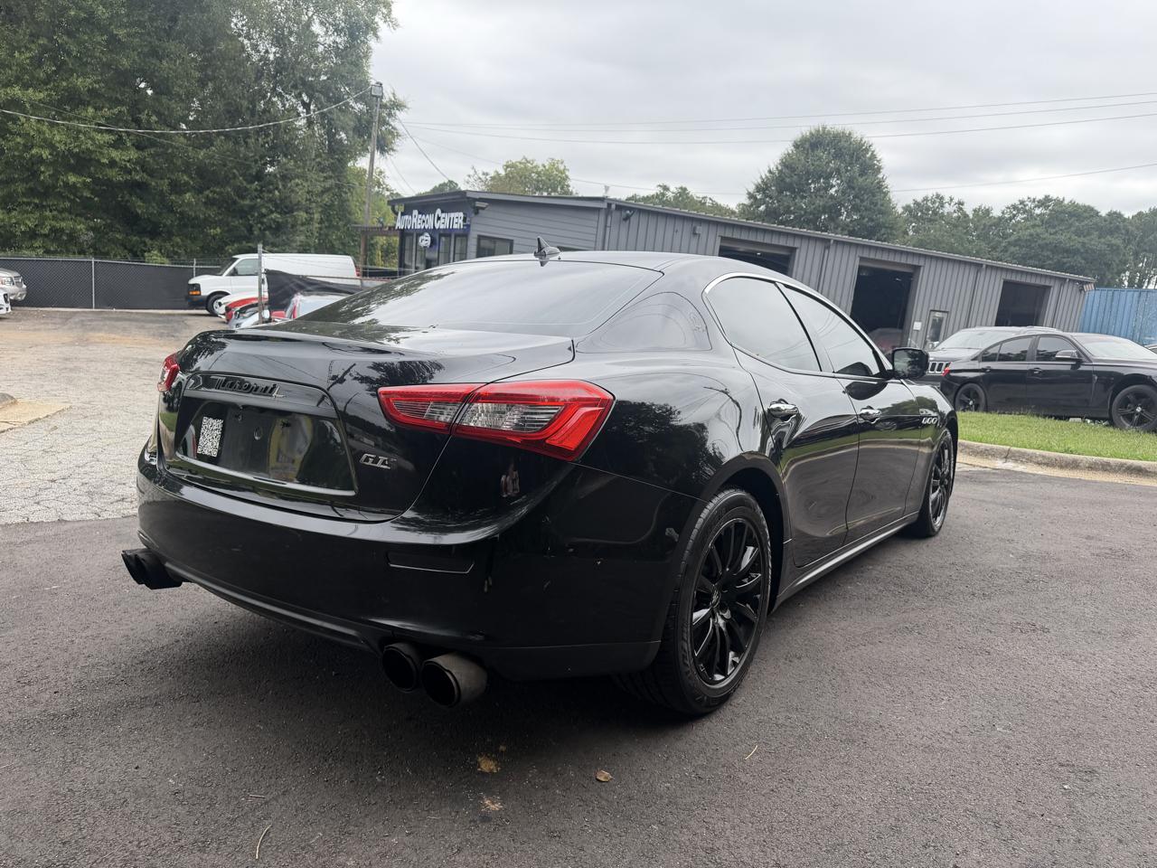 Maserati Ghibli photo 14