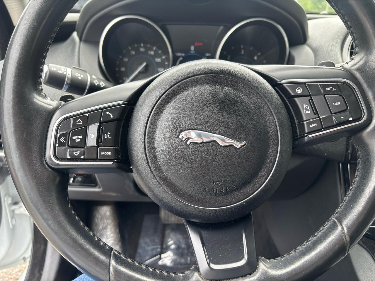 Jaguar XE 25t Premium AWD 2018