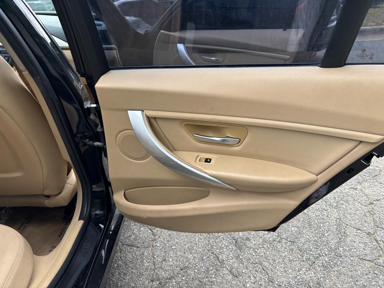 BMW 3-Series 320i Sedan 2015
