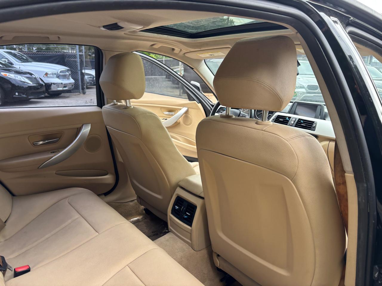 BMW 3-Series 320i Sedan 2015