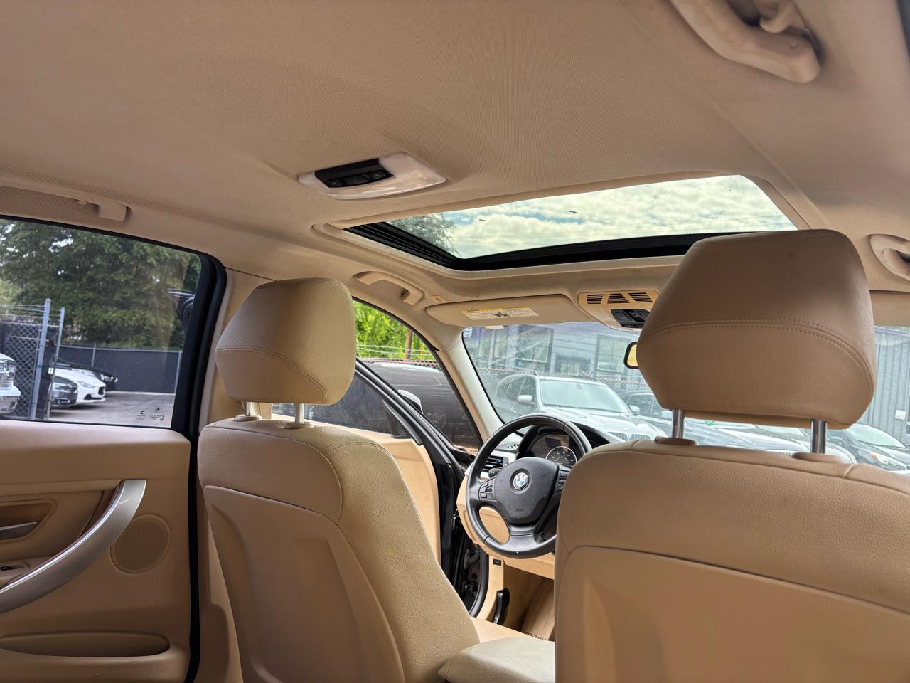 BMW 3-Series 320i Sedan 2015