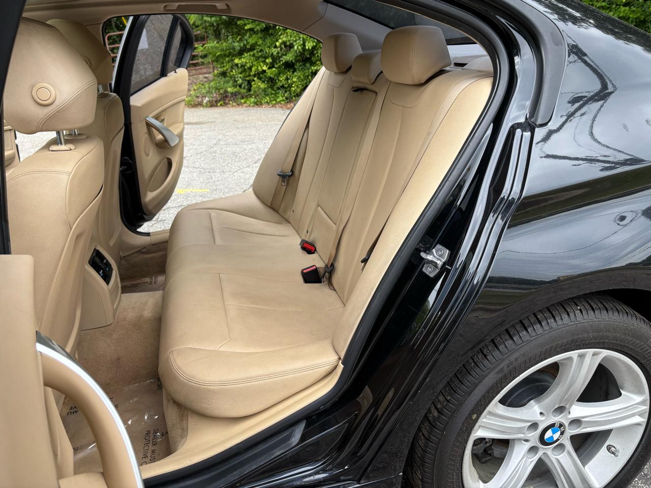 BMW 3-Series 320i Sedan 2015